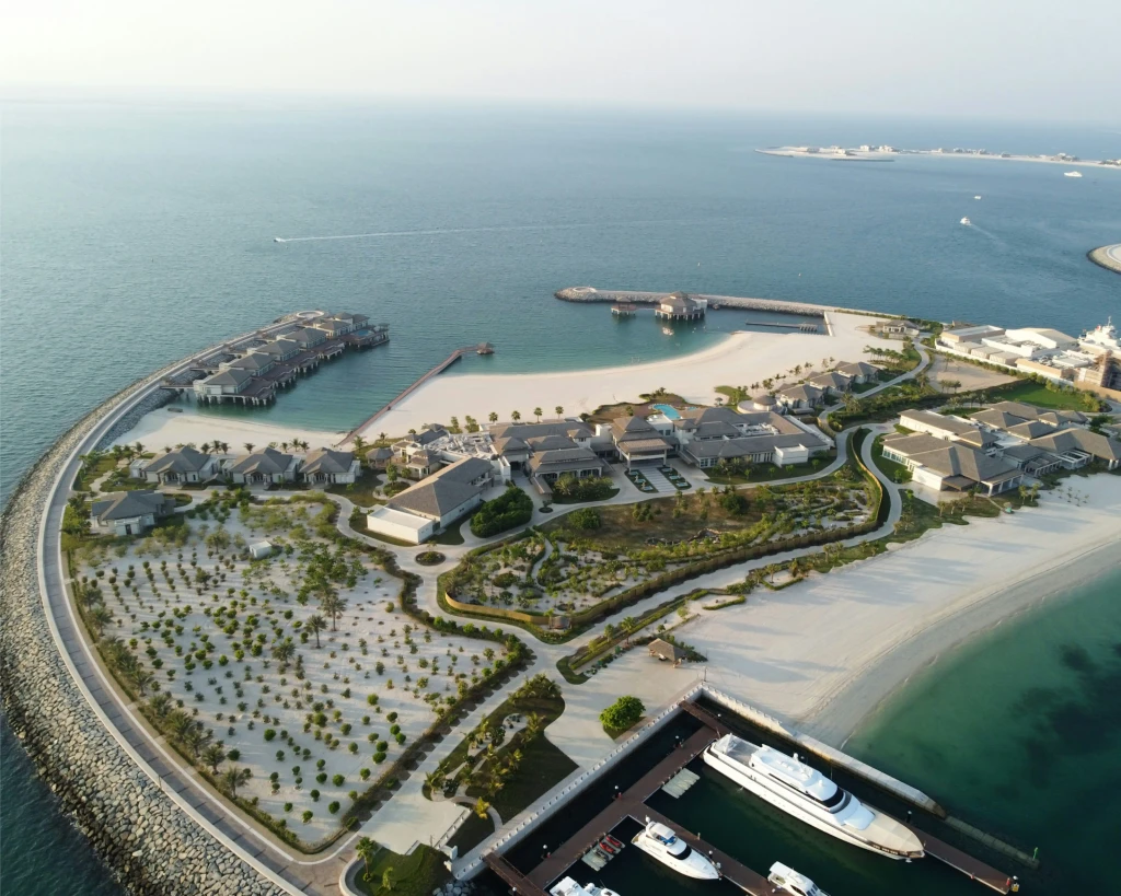Vue aérienne d’un resort de luxe dans les îles du Golfe